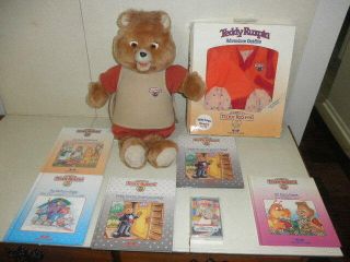1985 Teddy Ruxpin Bear,  Outfit,  5 Books,  1 Nip Cassette Tape Wow