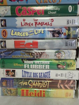 50 vintage Clamshell VHS tapes CHILDREN MOVIES LM22 3
