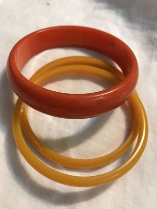 Vintage Lucite Or Bakelite Bangle Bracelet Trio Orange Marbled Yellow Plastic 4