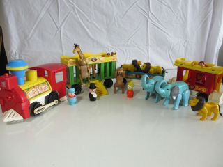 Vintage Fisher Price Play Family Little People Circus Train 991 With