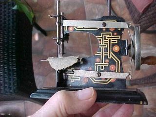 Vtg Casige Childs Toy Sewing Machine Hand Crank Black & Gold Trim Made Germany