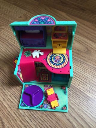 Vintage Galoob Pound Puppies Mini Happy Home House Fold Out Hideout Playset Toy
