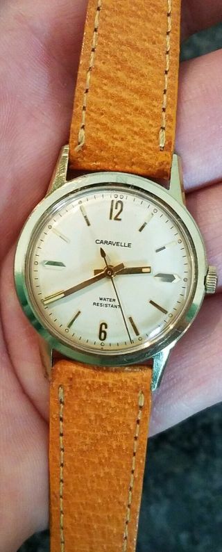 VINTAGE 1973 Caravelle Watch 17 Jewels 33mm Keeps good time 2