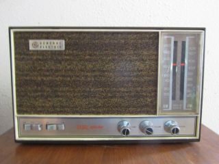 Vintage Ge General Electric Dual Speaker Am/fm Superheterodyne Radio