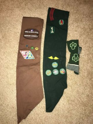 Vintage Girl Scout Brownie Sash With Merit Badges & Pins Hudson County Nj