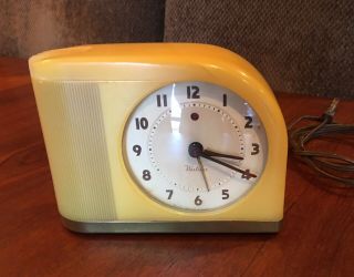 Vintage 1950’s Art Deco Westclox Moonbeam S5 - J Alarm Clock - Keeps Good Time 3