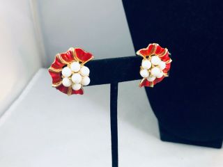 Vtg.  Crown Trifari Red Enamel & White Glass Gold Tone Flowers Clip On Earrings
