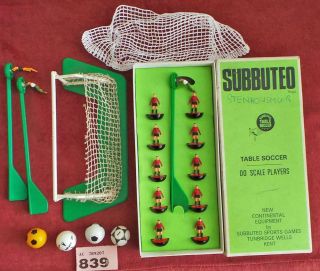 Pp839 Vintage Subbuteo Team,  Goal,  Balls,  Etc