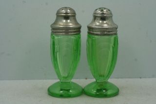 Vintage Hazel Atlas Paper Clip Pattern Salt & Pepper Shakers Green Glass