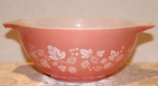 Vintage Pink Pyrex Glass Gooseberry Cinderella 1 1/2 Qt.  Mixing Bowl 442