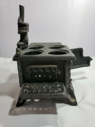 Vintage Queen Cast Iron Mini Toy Stove Oven Doll House 4