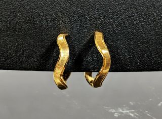 Lovely Vintage Gold Tone Hoop Clip On Earrings Jewellery By Trifari
