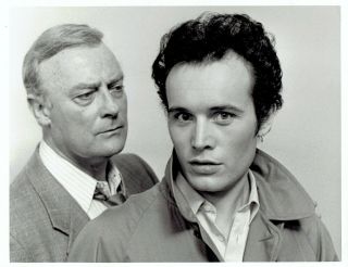 1985 Vintage Photo Edward Woodward And Adam Ant Pose For Tv Show " The Equalizer "
