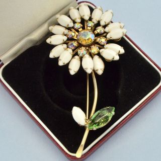 Vintage Brooch Weiss 1960s Milk Glass & Crystal Goldtone Flower Bridal Jewellery