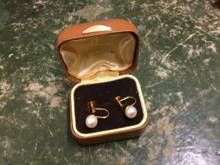 A Vintage Stylish 9ct Gold And Pearl Screw On Earrings 1