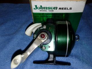 Vintage Johnson Century Model 100b Spincast Reel,  Great