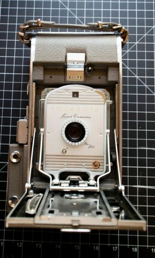 Vintage Collectible Poloroid Land Camera The 700 W/ Case