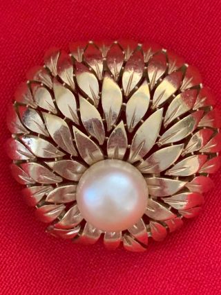 Vintage Signed Crown Trifari Gold Tone Leaf With Pearl Pin Dome Round Brooch 2