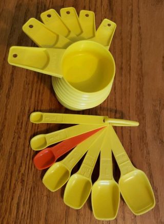 Vintage Tupperware Yellow 6 Measuring Cups & 7 Spoons Complete W/ Holding Ring