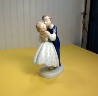 Vintage Bing & Grondahl 2162 First Kiss Youthful Boldness Porcelain Figurine