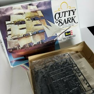 Vintage 1979 Revell Cutty Sark and USS Constitution models. 8