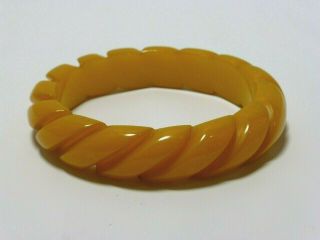 Vintage Bakelite Butterscotch Carved Twisted Rope Bangle Bracelet