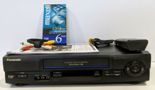 Panasonic PV - V4611 VHS/VCR 4 Head Hi - Fi Player,  Printed Manuel,  Remote,  & Cable 2