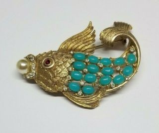 Vintage Unsigned Gold Tone Faux Pearl & Turquoise Rhinestone Fish Brooch Vc10