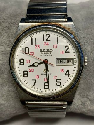 Vintage Seiko Railroad Approved Day Date Silver Tone Strechy Band Watch