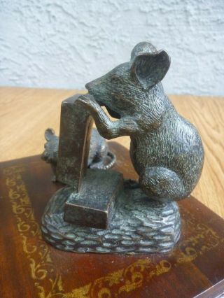 VINTAGE AFTER MAITLAND SMITH PATINATED BRONZE MICE ON MAHOGANY BOOK PAPER HOLDER 2
