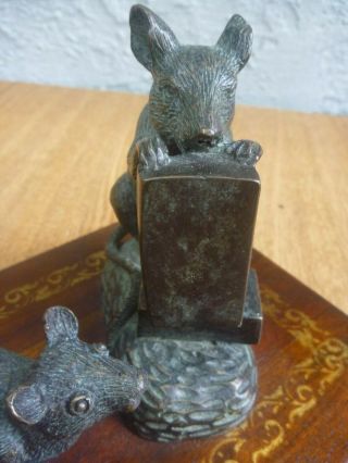 VINTAGE AFTER MAITLAND SMITH PATINATED BRONZE MICE ON MAHOGANY BOOK PAPER HOLDER 4