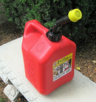 Vintage 2 Gal 8 Oz Blitz 50810 Red Plastic Easy Grip Gas Can