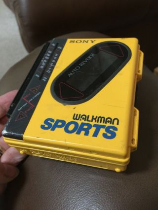 Vintage Sony Sports Walkman Wm - F75 Am/fm Cassette Player Battery Case