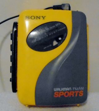 Vintage Sony Wm - Sfx30 Sports Walkman Personal Cassette Tape Player Fm Am Radio