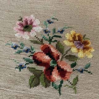Vintage Pretty Bucilla Floral Pillow Top Chair Seat Completed Needlepoint