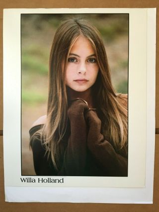 Willa Holland 2 Arrow Vintage Headshot Photo With Credits Training & Skills