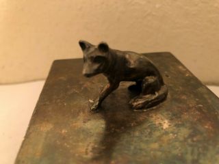 VINTAGE SMALL FOOTED SILVER PLATED TRINKET BOX WITH DOG ON TOP 2