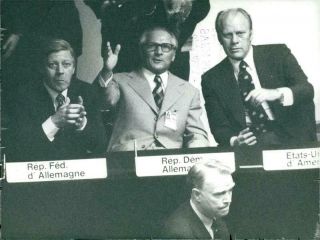 Helmut Schmidt,  Erich Honecker And Gerald Ford - Vintage Photo