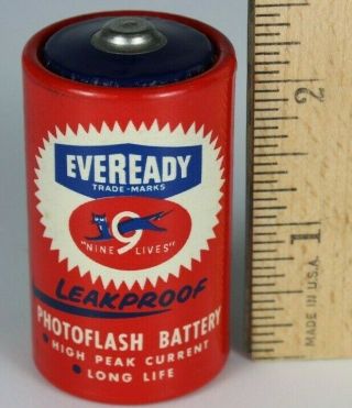 Vintage Everready Photoflash Battery Size D,  Union Carbide Usa 9 Lives Black Cat