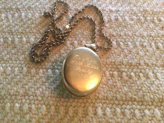 VINTAGE 12 K GOLD FILLED OVAL PHOTO LOCKET PENDANT With 12 K G F CHAIN 4