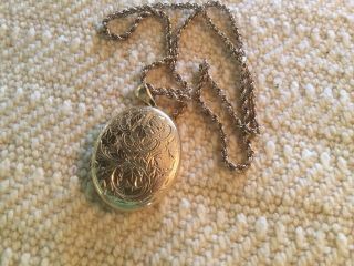 VINTAGE 12 K GOLD FILLED OVAL PHOTO LOCKET PENDANT With 12 K G F CHAIN 5