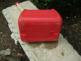 VINTAGE RUBBERMAID / GOTT 1 1/2 GALLON RED PLASTIC VENTED GAS CAN made in USA 4