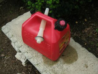 VINTAGE RUBBERMAID / GOTT 1 1/2 GALLON RED PLASTIC VENTED GAS CAN made in USA 5