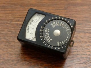 VINTAGE ILFORD PHOTOELECTRIC EXPOSURE METER TYPE C WITH CASE,  C1949. 2