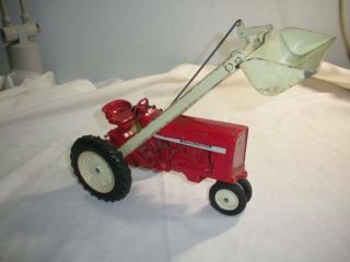 Vintage Ertl International Toy Tractor W/front End Loader 1/16th