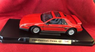 Road Signature Red 1985 Pontiac Fiero Gt 1:18 Die Cast Vintage Car