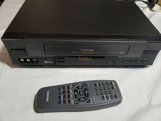 Toshiba 4 Head Vcr Vhs Player Recorder (w - 528) With Remote.