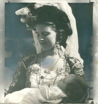 Queen Anne - Marie Of Greece.  - Vintage Photo