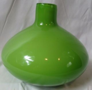Vintage Mcm Empoli Italian Cased Opaline Olive Lime Green Glass Blown Onion Vase