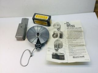 Vintage Honeywell Tilt - A - Mite Camera Flash Unit P - 34